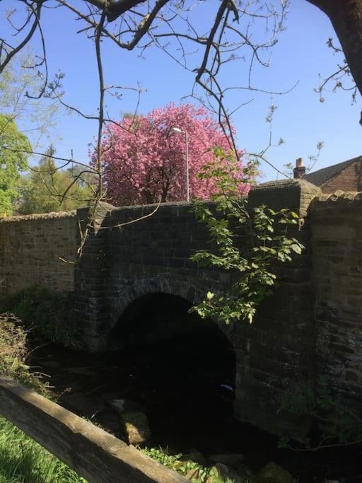 1800 Period Grade 2 Listed Cottage Addingham Екстериор снимка