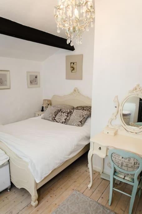 1800 Period Grade 2 Listed Cottage Addingham Екстериор снимка