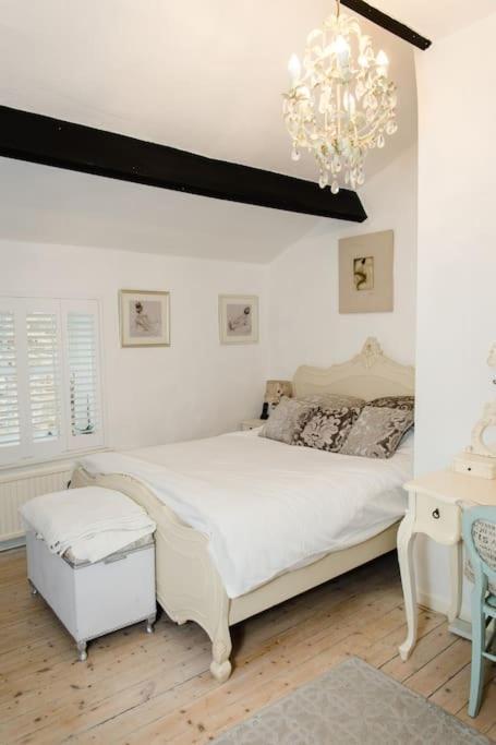 1800 Period Grade 2 Listed Cottage Addingham Екстериор снимка