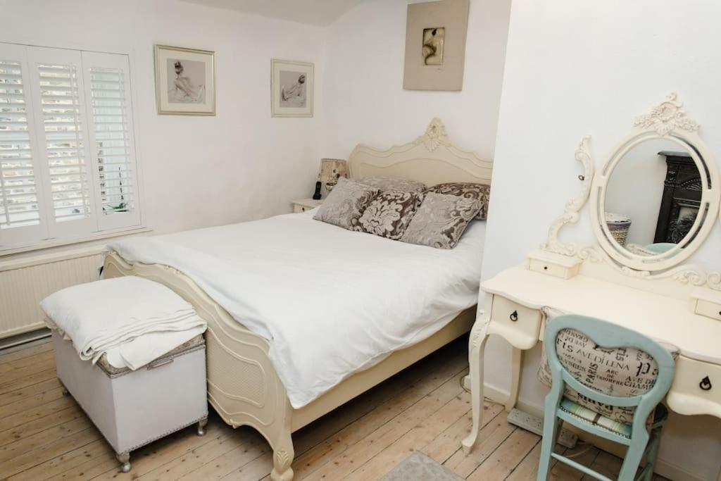 1800 Period Grade 2 Listed Cottage Addingham Екстериор снимка