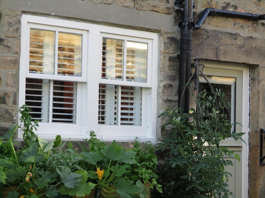 1800 Period Grade 2 Listed Cottage Addingham Екстериор снимка